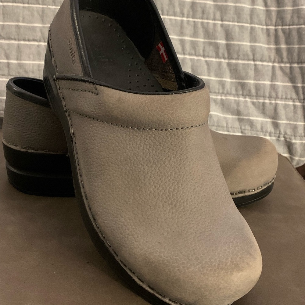 Sanita clogs